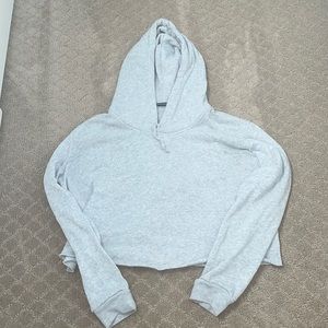 BRANDY MELVILLE CROPPED SWEATSHIRT